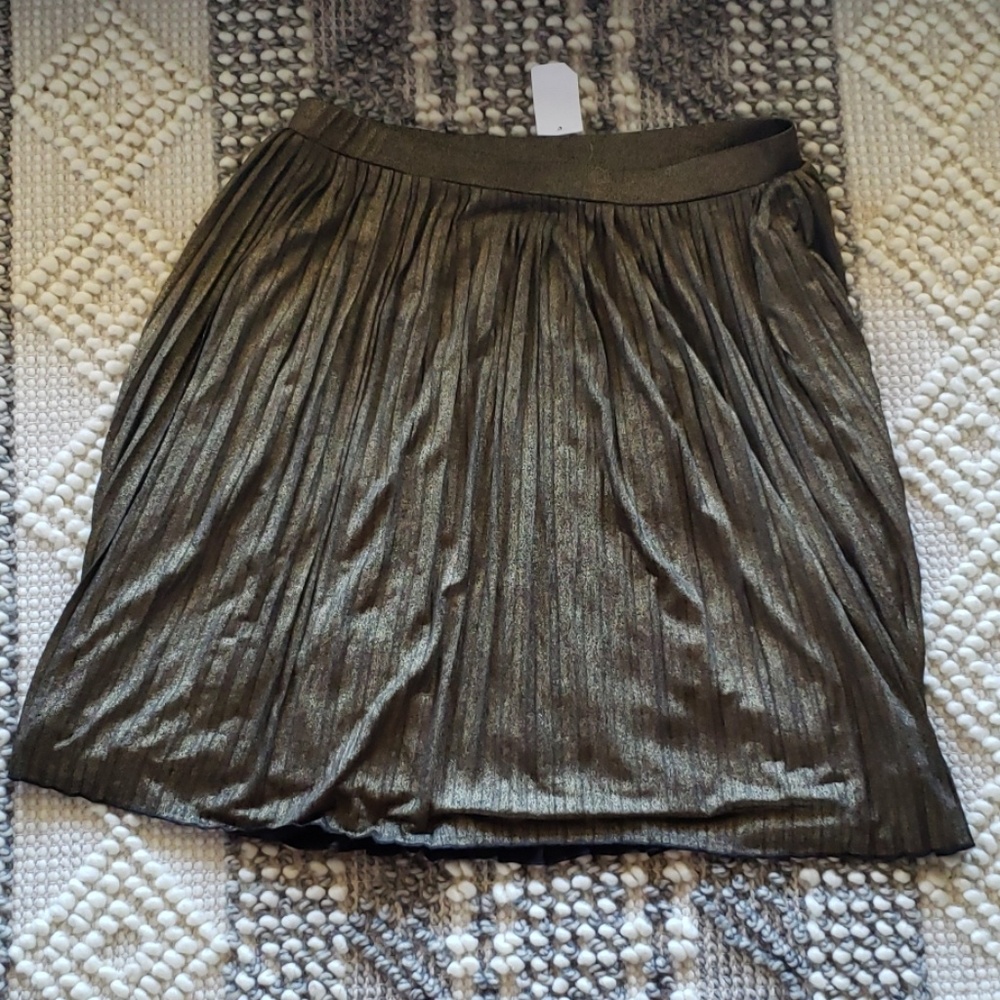 Gold/black metallic lined midi swing skirt